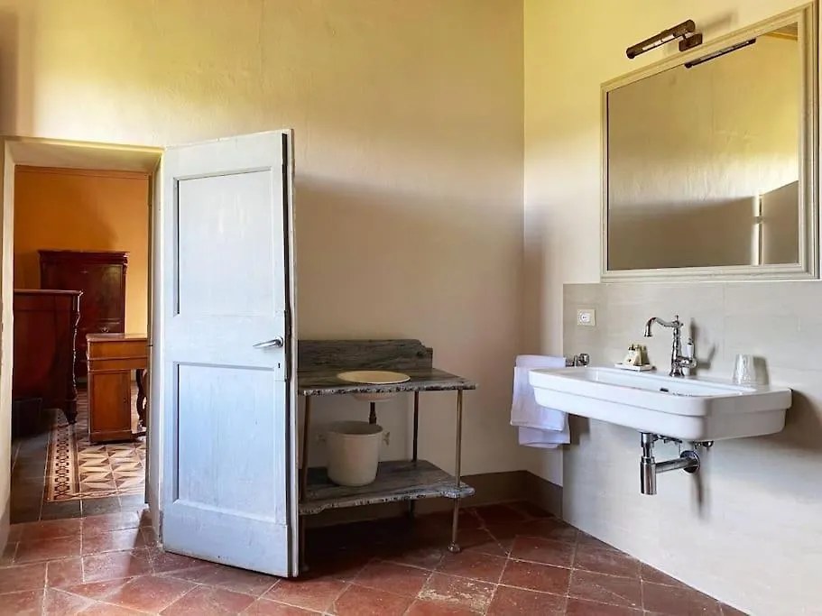 Tenuta Uzielli An Elegant Countryside Villa Monteriggioni