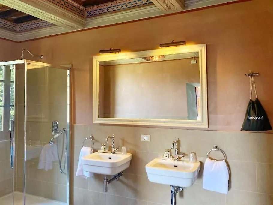 Tenuta Uzielli An Elegant Countryside Villa مونتيريجيوني